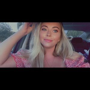 Meet your Posher, Carly